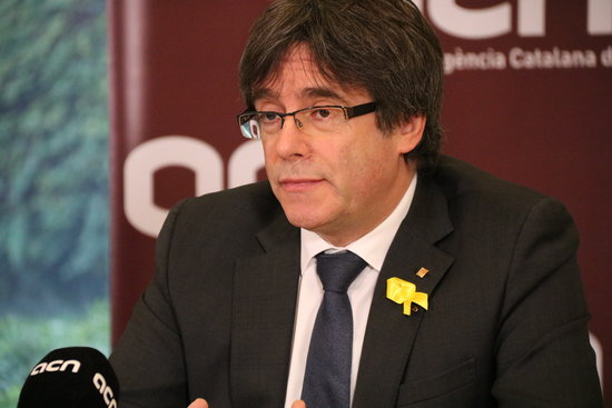 Catalan president Carles Puigdemont speaking from Brussels at a press conference organized by the Catalan News Agency (by Blanca Blay)